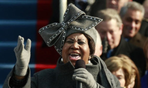 Aretha-Franklin-at-Barack-001